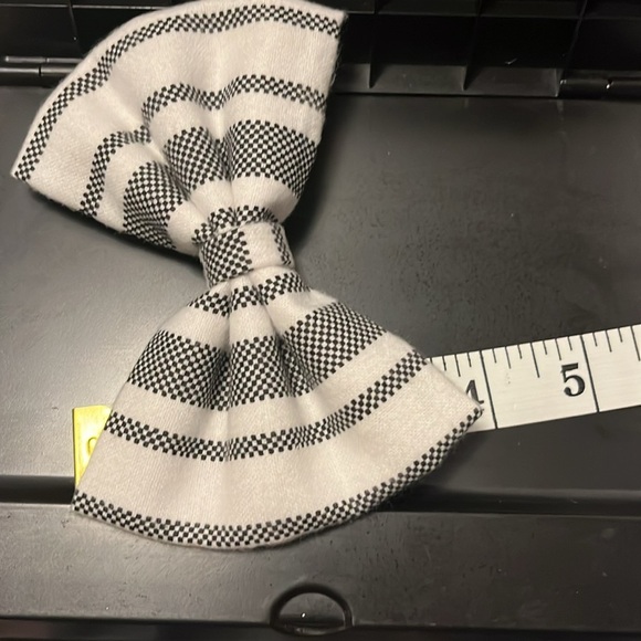 Black and white small checkered bow - Picture 4 of 4